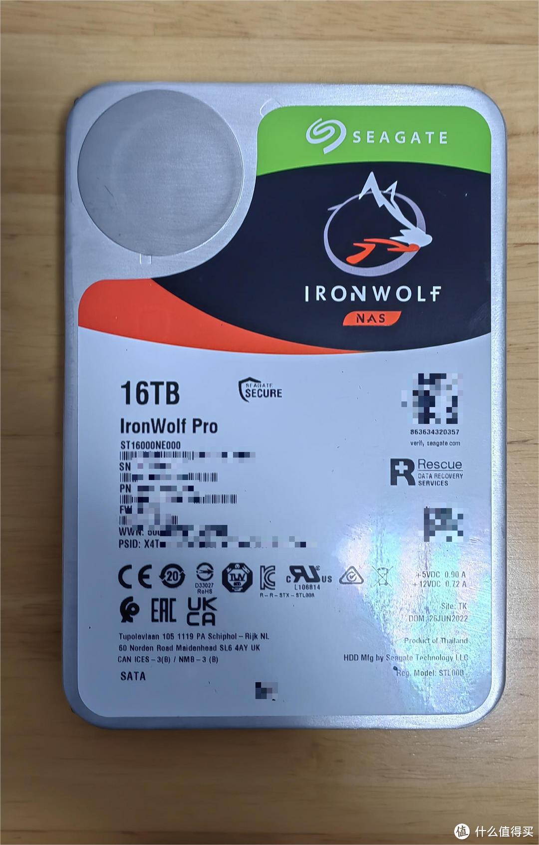 历时四年，黑群晖完成形态：添加大容量硬盘调整构建备份存储空间