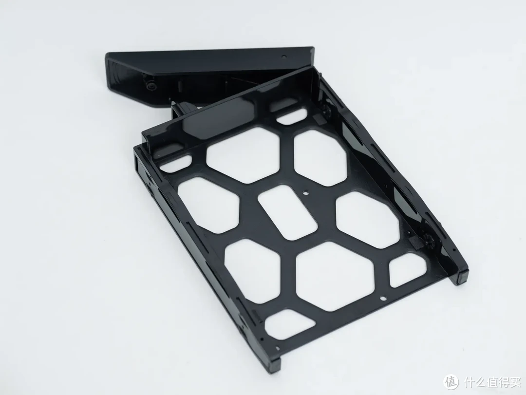 稳定为王,拒绝翻车!以群晖DS923+为例,谈谈中小企业如何选购办公NAS 稳定为王,拒绝翻车!以群晖DS923+为例,谈谈中小企业如何选购办公NAS