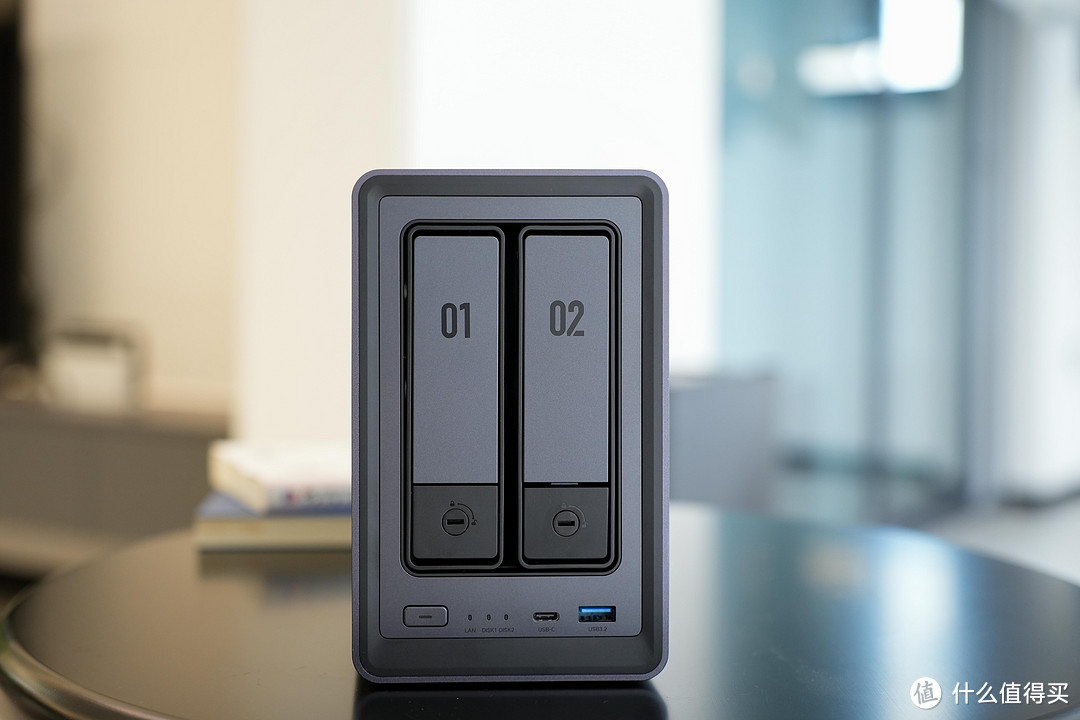 自从买了NAS，打工牛马翻身做主人，上班下电影晚上看电影，好不快落~~