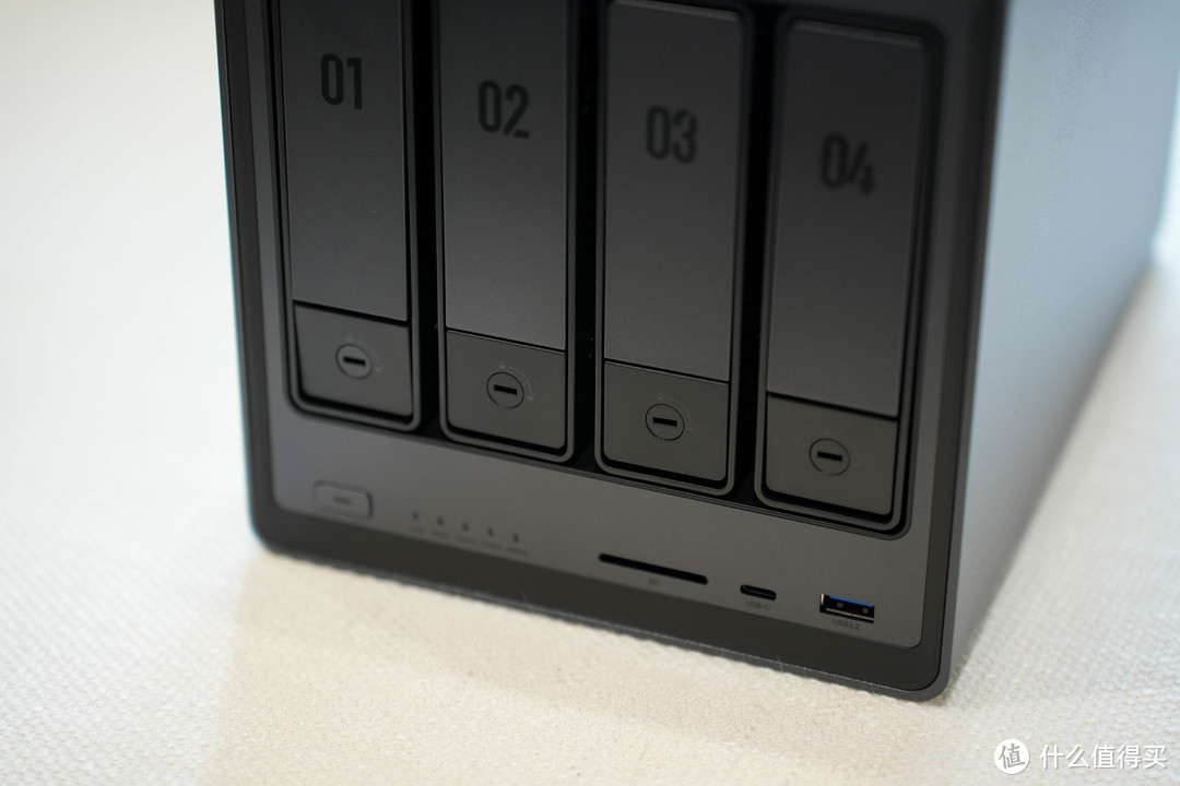 绿联全新NAS解决方案:一键操作,轻松入门,享受高效便捷的数据存储与共享体验 绿联全新NAS解决方案:一键操作,轻松入门,享受高效便捷的数据存储与共享体验