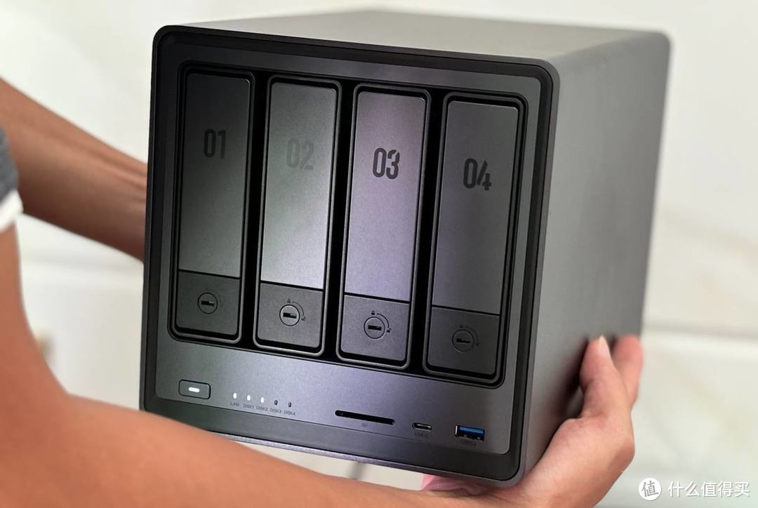 绿联DXP4800深度使用下来,它在模仿群晖,而且模仿的还行! 绿联DXP4800深度使用下来,它在模仿群晖,而且模仿的还行!