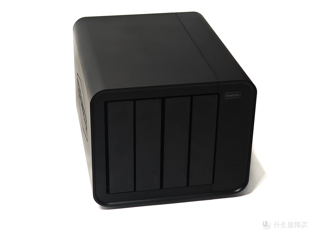 性能与安全完美融合,铁威马F4-424 Pro专业级NAS实测分享! 性能与安全完美融合,铁威马F4-424 Pro专业级NAS实测分享!