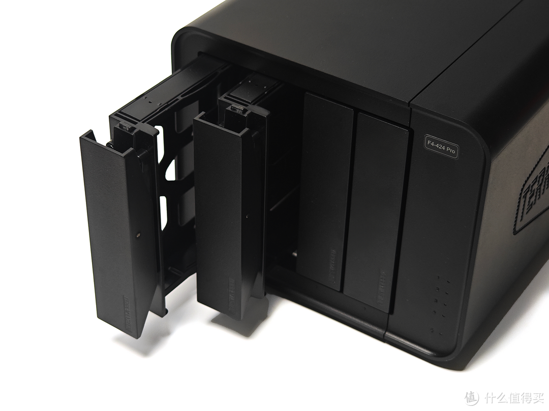 性能与安全完美融合,铁威马F4-424 Pro专业级NAS实测分享! 性能与安全完美融合,铁威马F4-424 Pro专业级NAS实测分享!