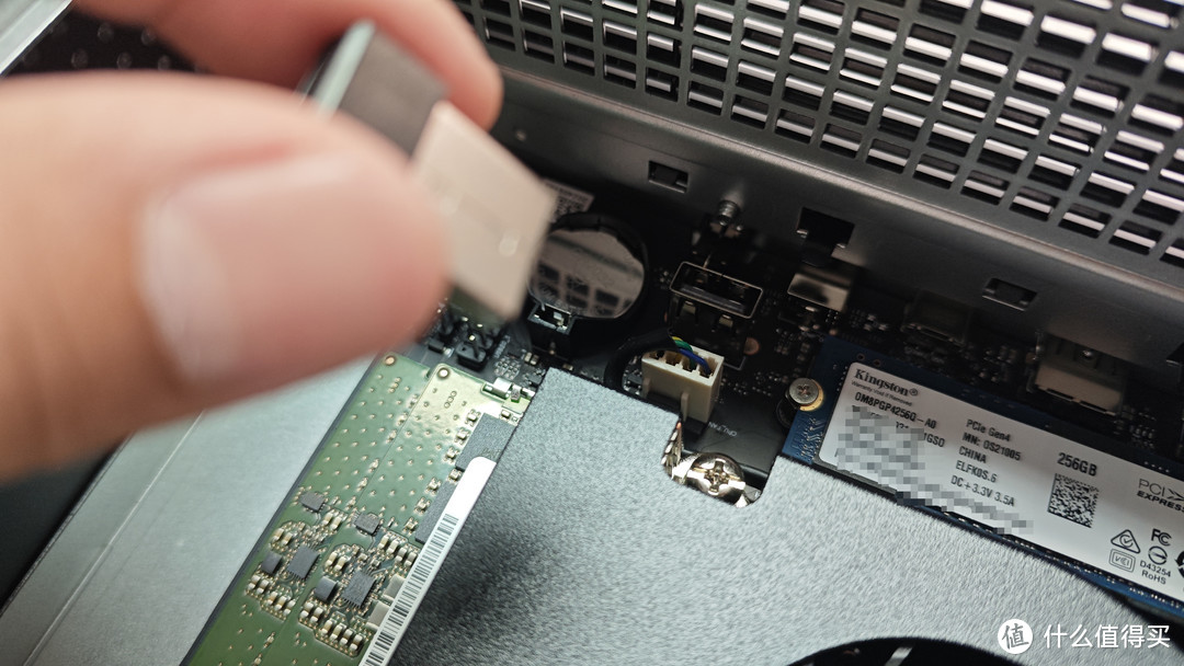 ZimaCube Pro独家首发硬件拆解