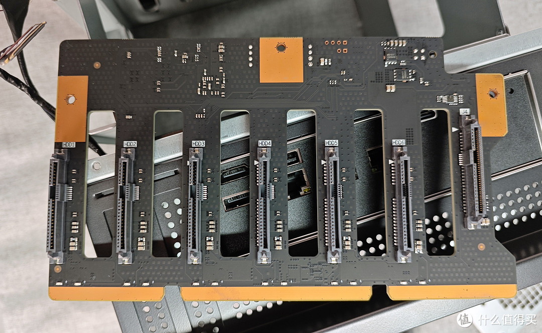 ZimaCube Pro独家首发硬件拆解