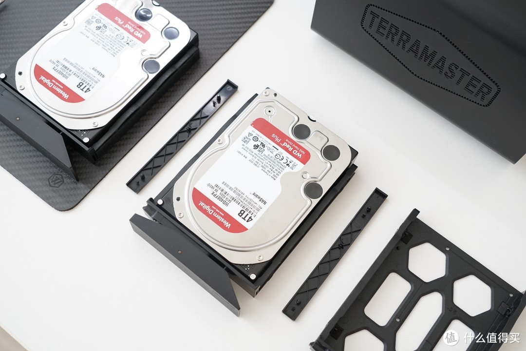 数据备份简单好用、88TB超大存储：铁马威D4-320硬盘柜分享