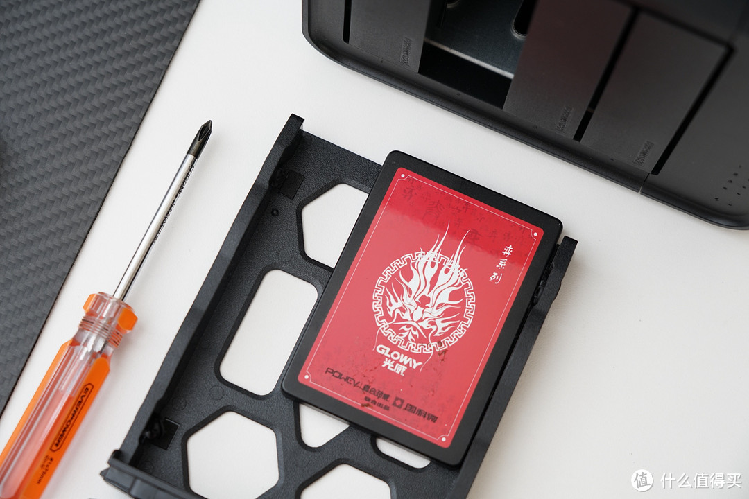 数据备份简单好用、88TB超大存储：铁马威D4-320硬盘柜分享