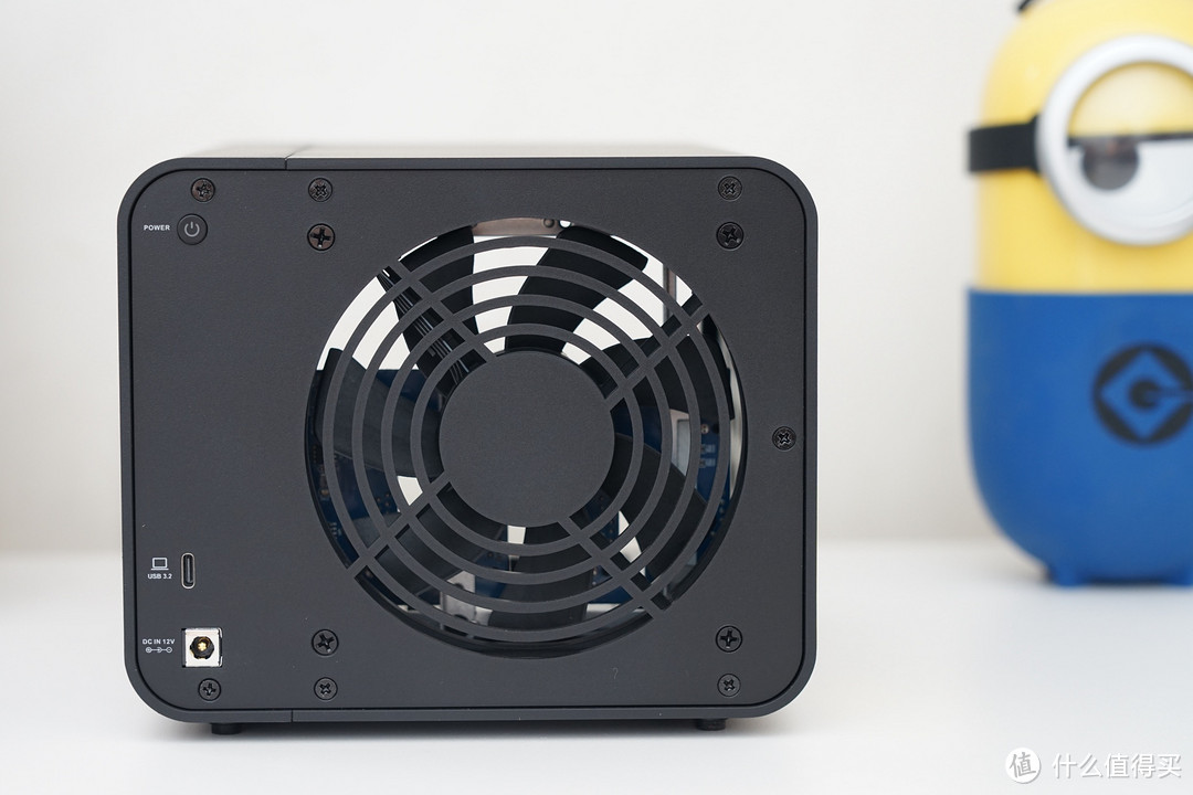 数据备份简单好用、88TB超大存储：铁马威D4-320硬盘柜分享