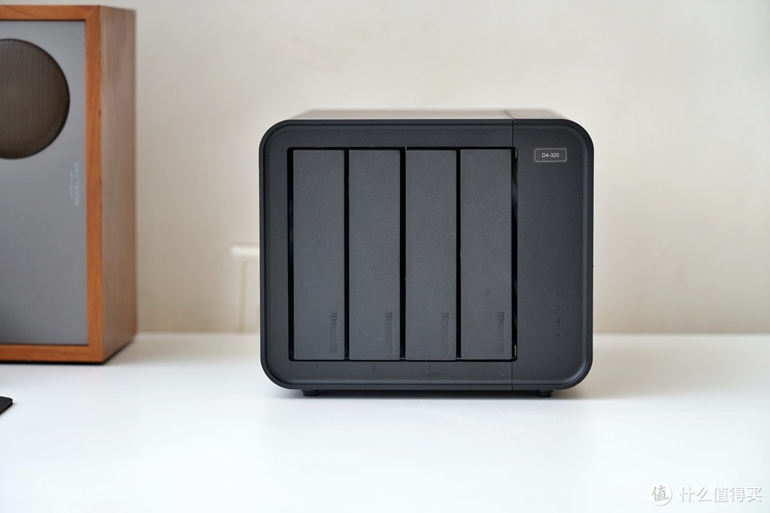 数据备份简单好用、88TB超大存储：铁马威D4-320硬盘柜分享