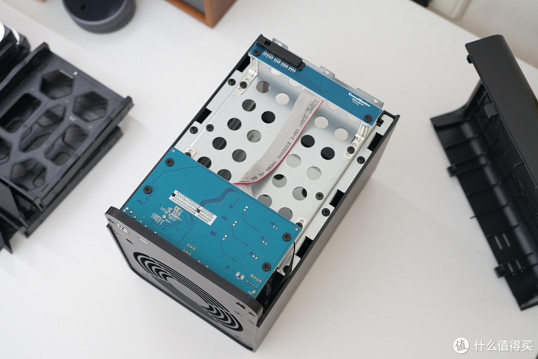 数据备份简单好用、88TB超大存储：铁马威D4-320硬盘柜分享