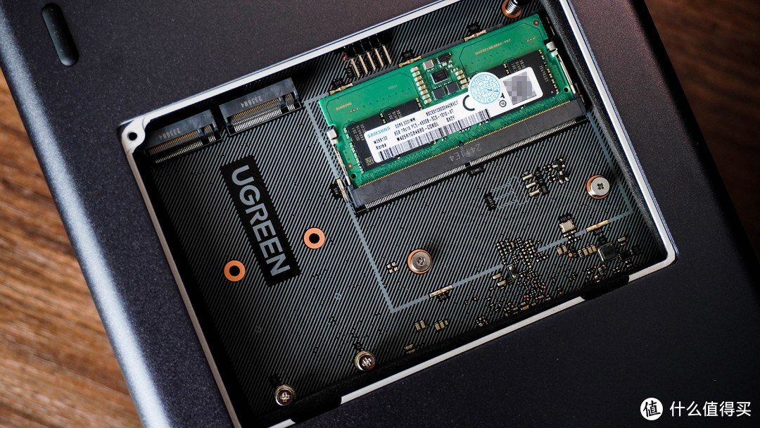 随身存储时代来了！绿联DXP4800让NAS家庭化