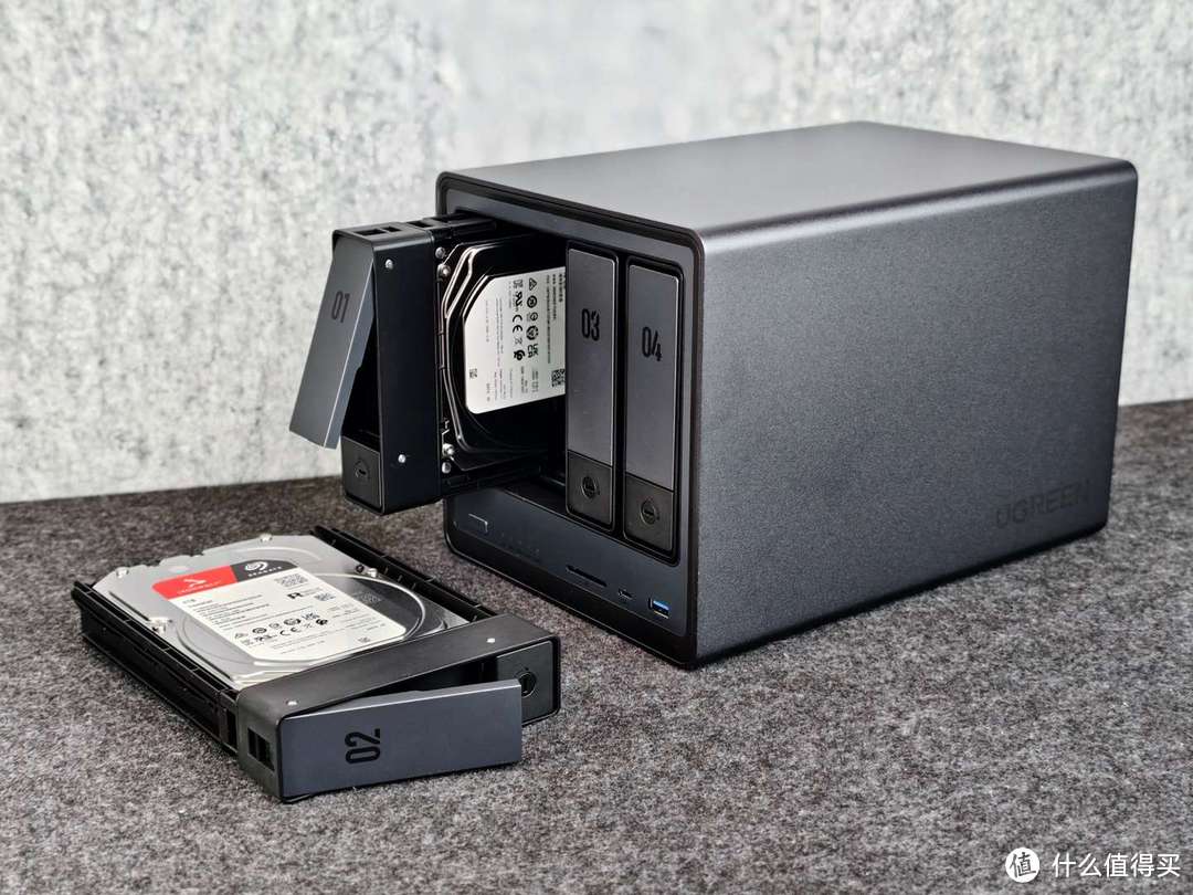 2024 全能 NAS 新标杆绿联私有云 DXP4800 体验测评：96T 超大容量助力新一代智能存储体验！