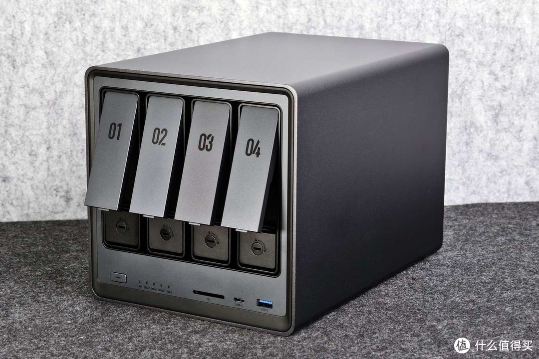 2024 全能 NAS 新标杆绿联私有云 DXP4800 体验测评：96T 超大容量助力新一代智能存储体验！