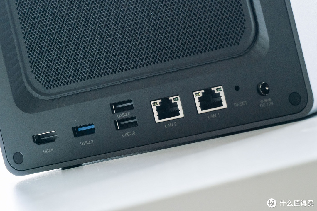 一台搞定全家人的照片备份!影音、办公、安全功能全面进化 聊一聊全新的绿联DXP4800私有云NAS 一台搞定全家人的照片备份!影音、办公、安全功能全面进化 聊一聊全新的绿联DXP4800私有云NAS