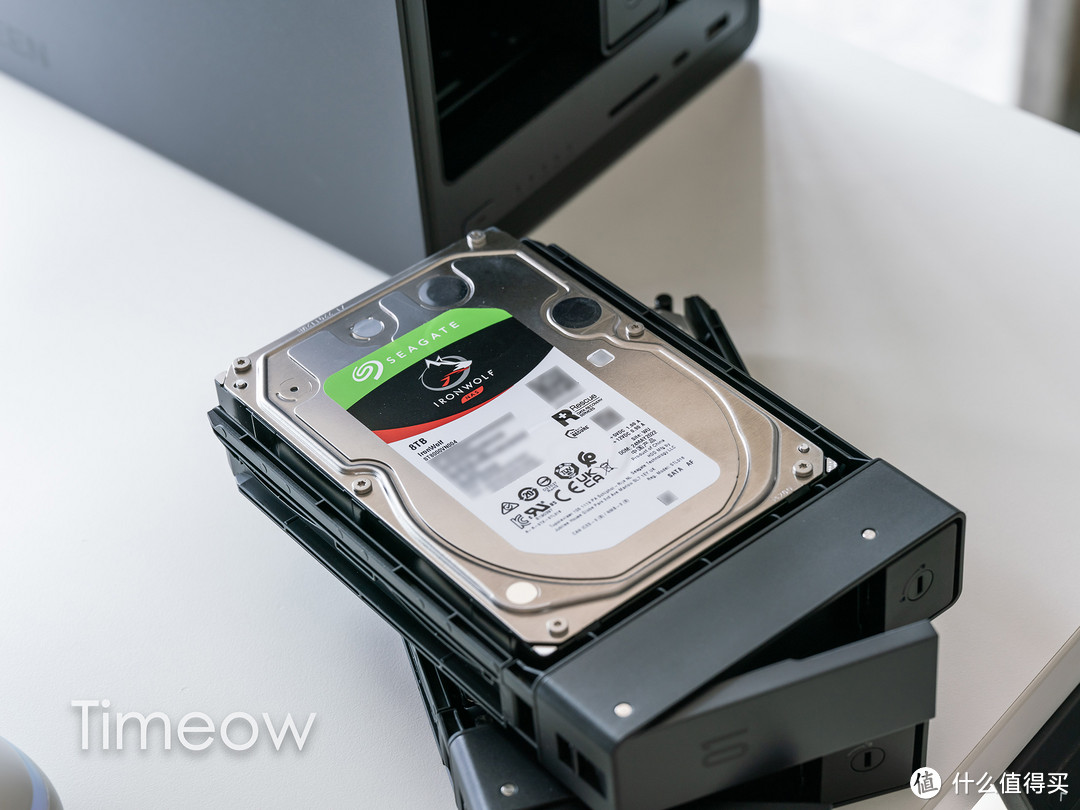 一台搞定全家人的照片备份!影音、办公、安全功能全面进化 聊一聊全新的绿联DXP4800私有云NAS 一台搞定全家人的照片备份!影音、办公、安全功能全面进化 聊一聊全新的绿联DXP4800私有云NAS