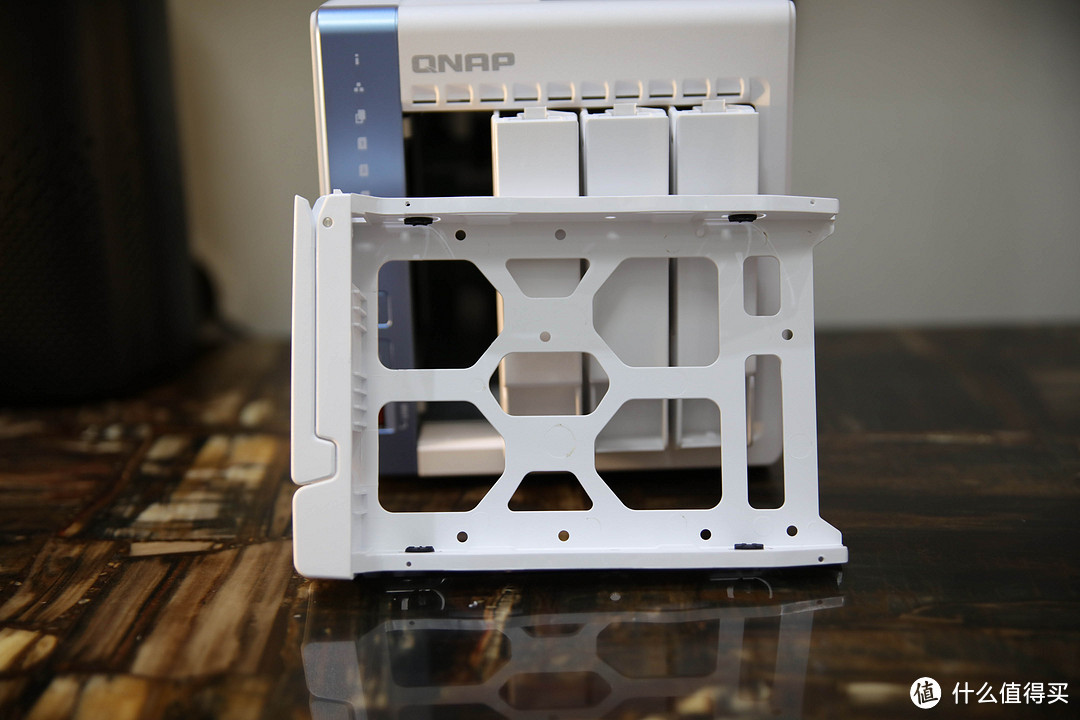 监控无限回放？威联通TS-462C化身监控存储巨兽，我的紫盘终于有用了！