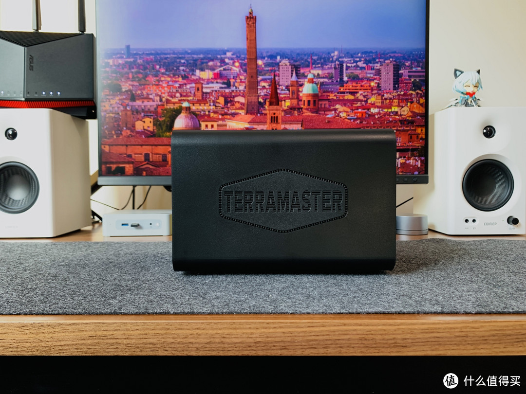 存储空间不够？数据怕丢失？扩容备份就选铁威马D4-320硬盘柜