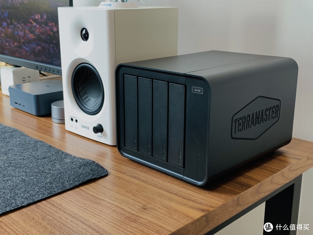 存储空间不够？数据怕丢失？扩容备份就选铁威马D4-320硬盘柜