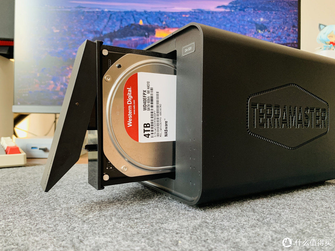 存储空间不够？数据怕丢失？扩容备份就选铁威马D4-320硬盘柜