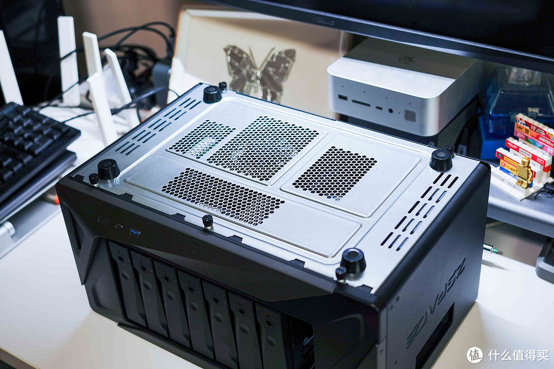 全新操作系统+模块化硬件设计丨企业级NAS极空间P8首发拆解评测 全新操作系统+模块化硬件设计丨企业级NAS极空间P8首发拆解评测