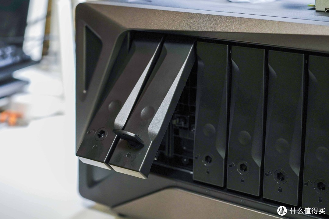 全新操作系统+模块化硬件设计丨企业级NAS极空间P8首发拆解评测 全新操作系统+模块化硬件设计丨企业级NAS极空间P8首发拆解评测
