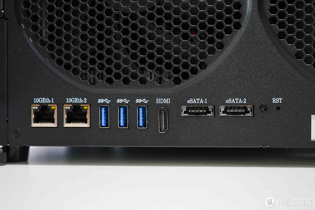 全新操作系统+模块化硬件设计丨企业级NAS极空间P8首发拆解评测 全新操作系统+模块化硬件设计丨企业级NAS极空间P8首发拆解评测