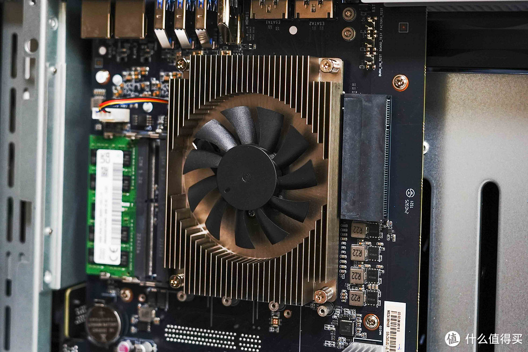 全新操作系统+模块化硬件设计丨企业级NAS极空间P8首发拆解评测 全新操作系统+模块化硬件设计丨企业级NAS极空间P8首发拆解评测