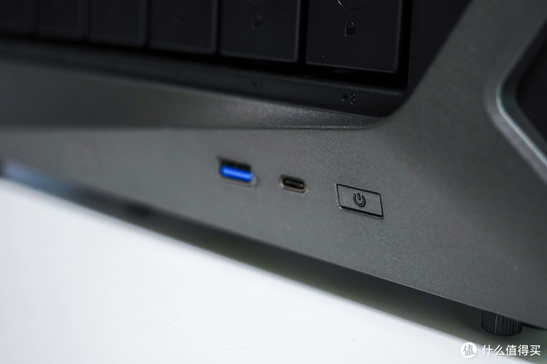 全新操作系统+模块化硬件设计丨企业级NAS极空间P8首发拆解评测 全新操作系统+模块化硬件设计丨企业级NAS极空间P8首发拆解评测