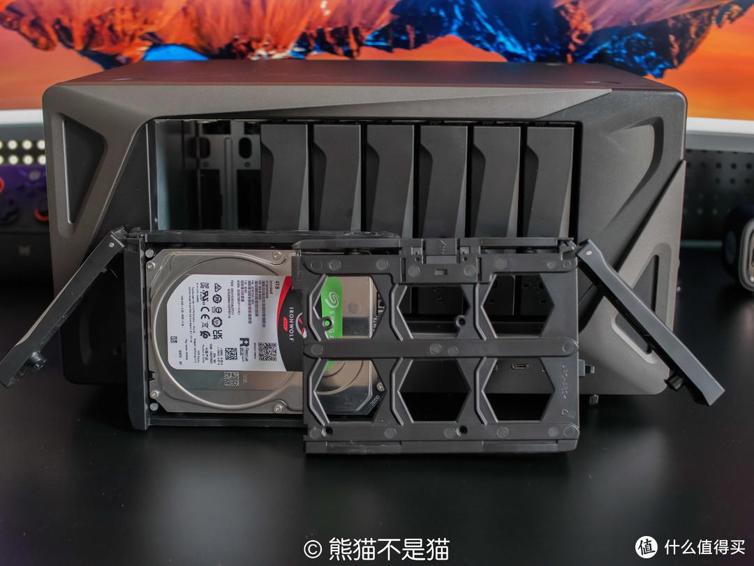 开疆！极空间企业级解决方案，迈向专业化的第一步——极空间P8上手体验