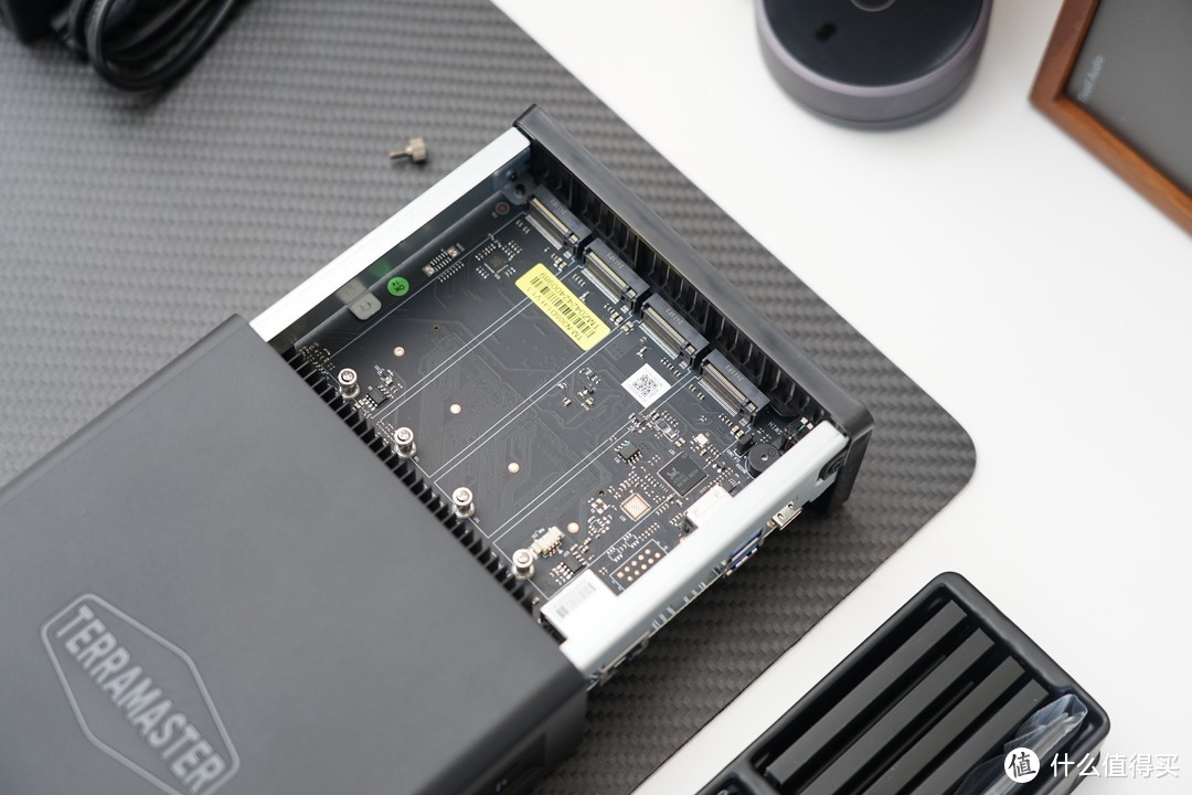 巴掌大小的私有云NAS,M.2全固态8盘设计:铁威马F8 SSD Plus评测 巴掌大小的私有云NAS,M.2全固态8盘设计:铁威马F8 SSD Plus评测