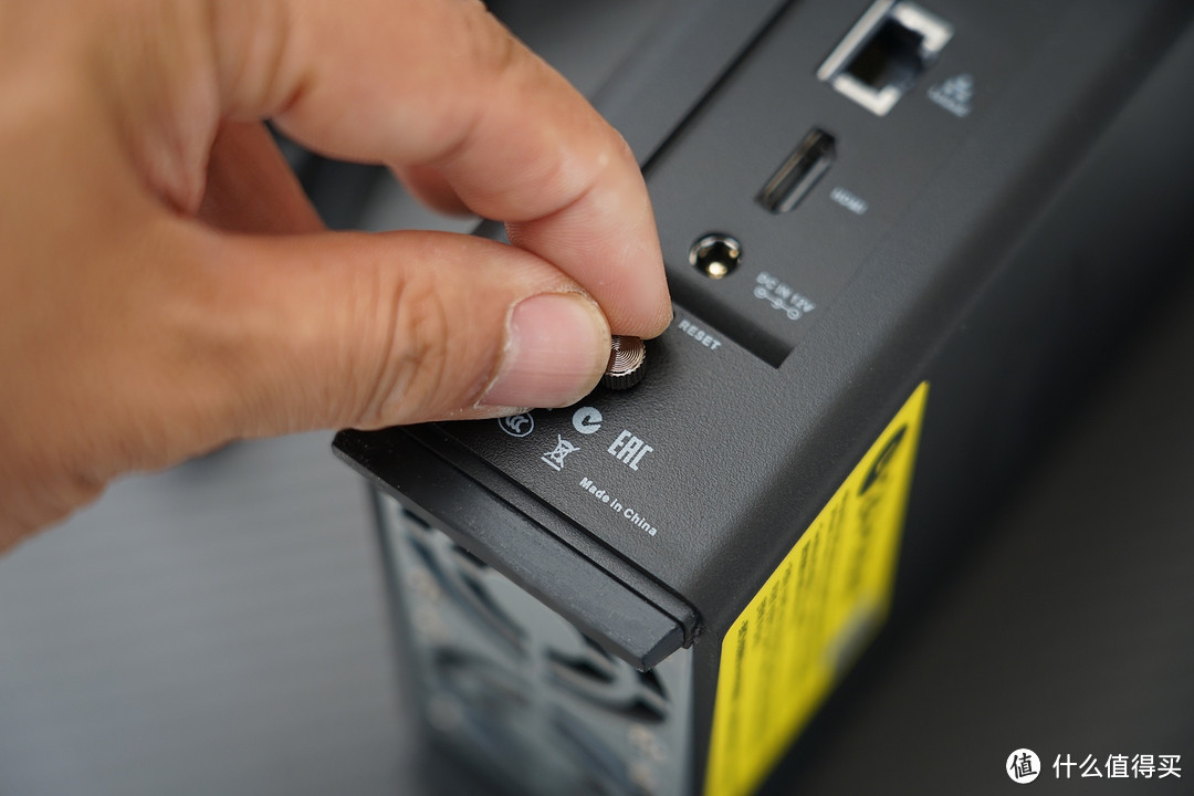 巴掌大小的私有云NAS,M.2全固态8盘设计:铁威马F8 SSD Plus评测 巴掌大小的私有云NAS,M.2全固态8盘设计:铁威马F8 SSD Plus评测