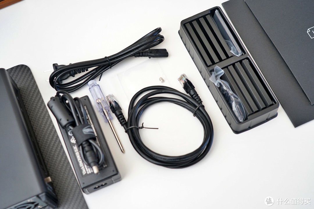 巴掌大小的私有云NAS,M.2全固态8盘设计:铁威马F8 SSD Plus评测 巴掌大小的私有云NAS,M.2全固态8盘设计:铁威马F8 SSD Plus评测