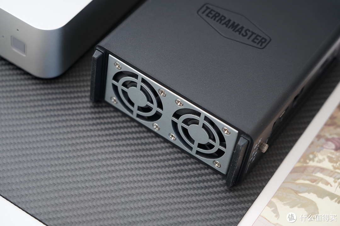 巴掌大小的私有云NAS,M.2全固态8盘设计:铁威马F8 SSD Plus评测 巴掌大小的私有云NAS,M.2全固态8盘设计:铁威马F8 SSD Plus评测