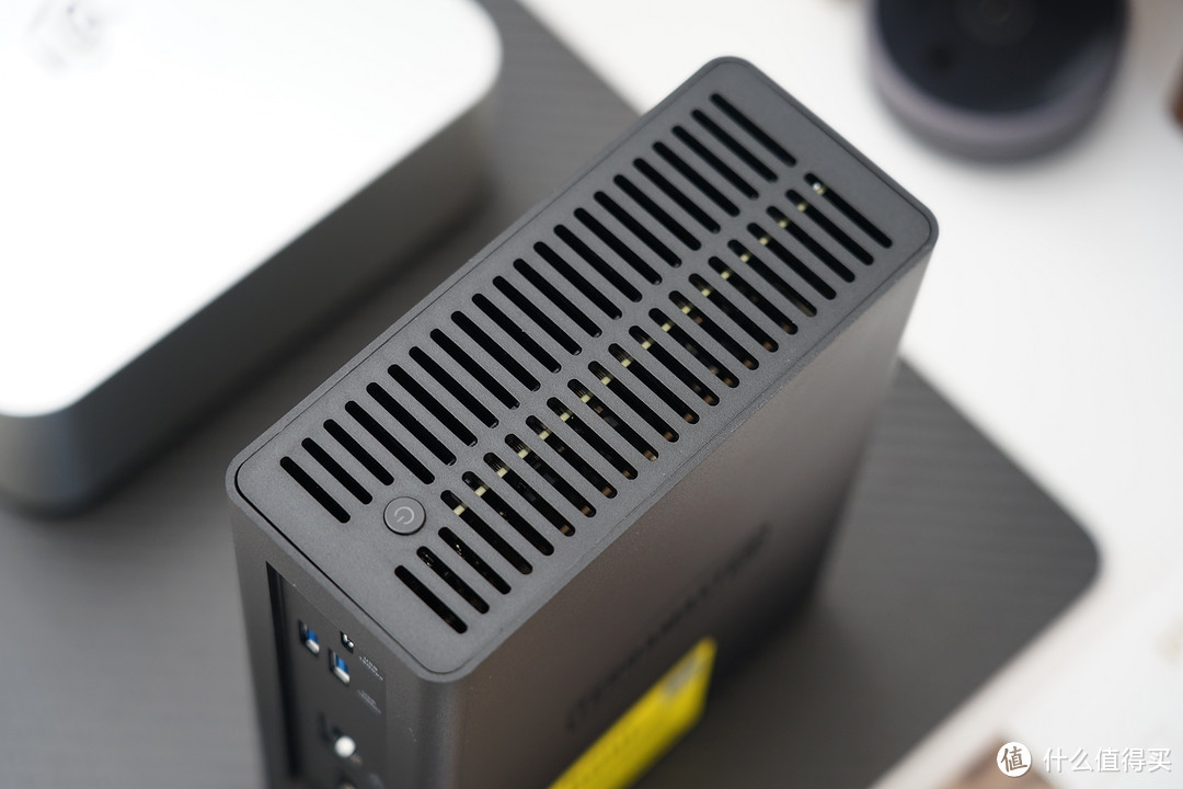 巴掌大小的私有云NAS,M.2全固态8盘设计:铁威马F8 SSD Plus评测 巴掌大小的私有云NAS,M.2全固态8盘设计:铁威马F8 SSD Plus评测