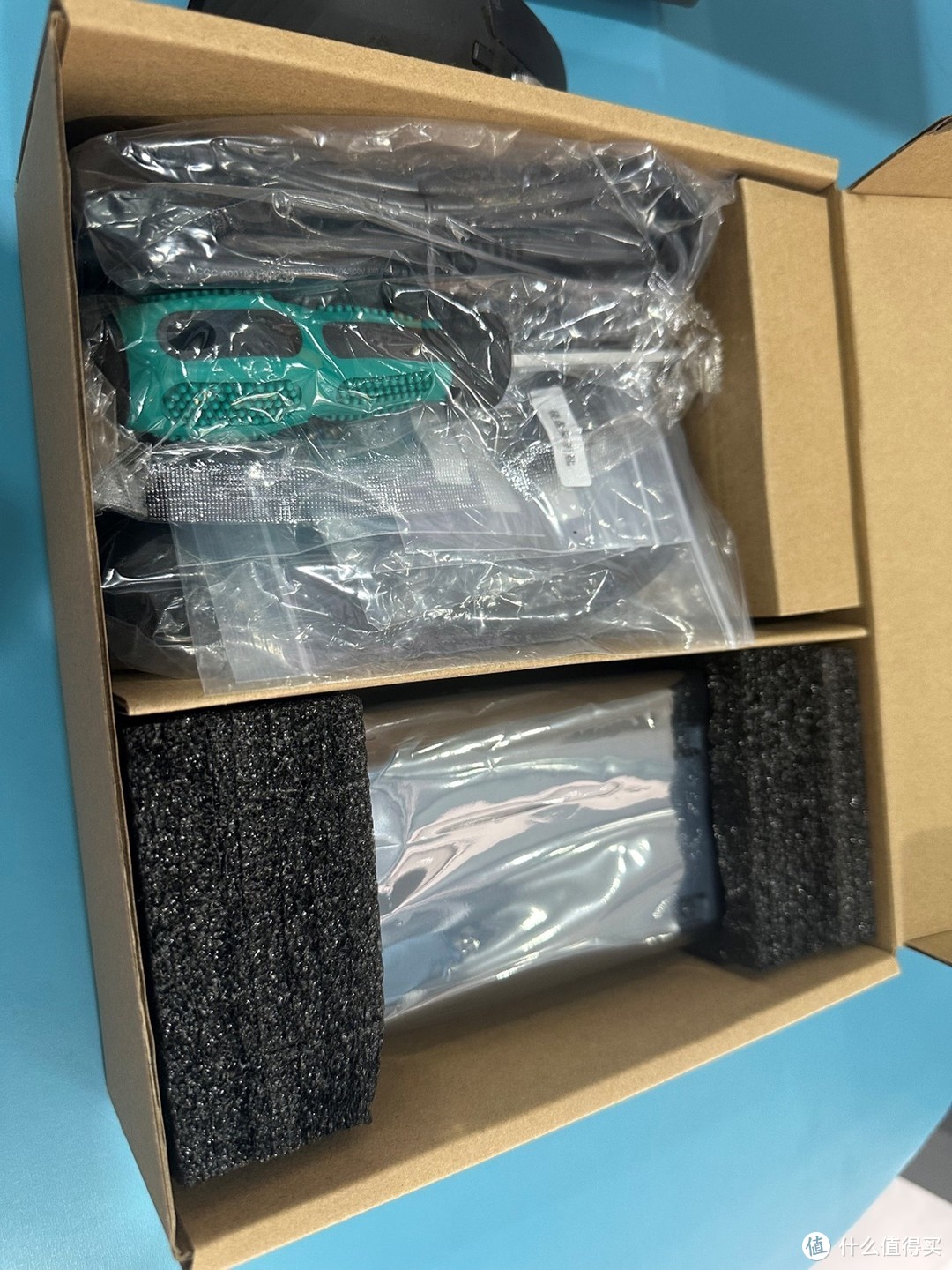 极空间企业级NAS P8评测之一开箱——目前进不了系统,建议现阶段不要购买 极空间企业级NAS P8评测之一开箱——目前进不了系统,建议现阶段不要购买