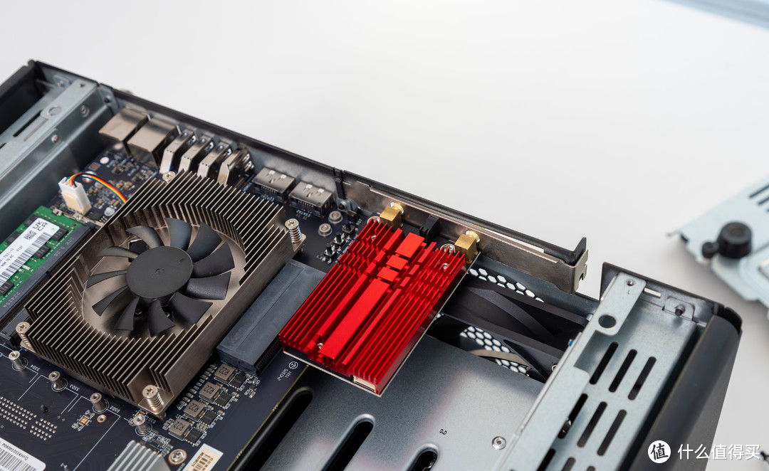 家用NAS厂家做企业级产品能行吗?资深网管来聊下极空间P8和EZOS 商用系统 家用NAS厂家做企业级产品能行吗?资深网管来聊下极空间P8和EZOS 商用系统