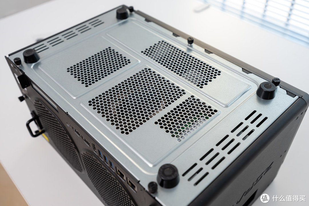 家用NAS厂家做企业级产品能行吗?资深网管来聊下极空间P8和EZOS 商用系统 家用NAS厂家做企业级产品能行吗?资深网管来聊下极空间P8和EZOS 商用系统