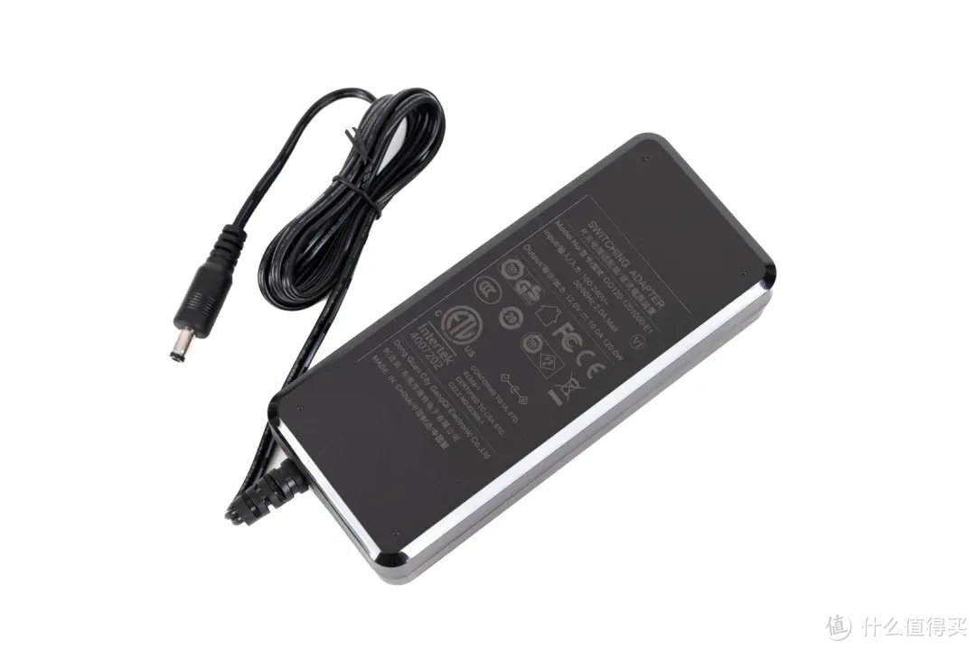 iStore OS和DSM的好伙伴，海康存储 R1 四盘位 NAS 开箱评测