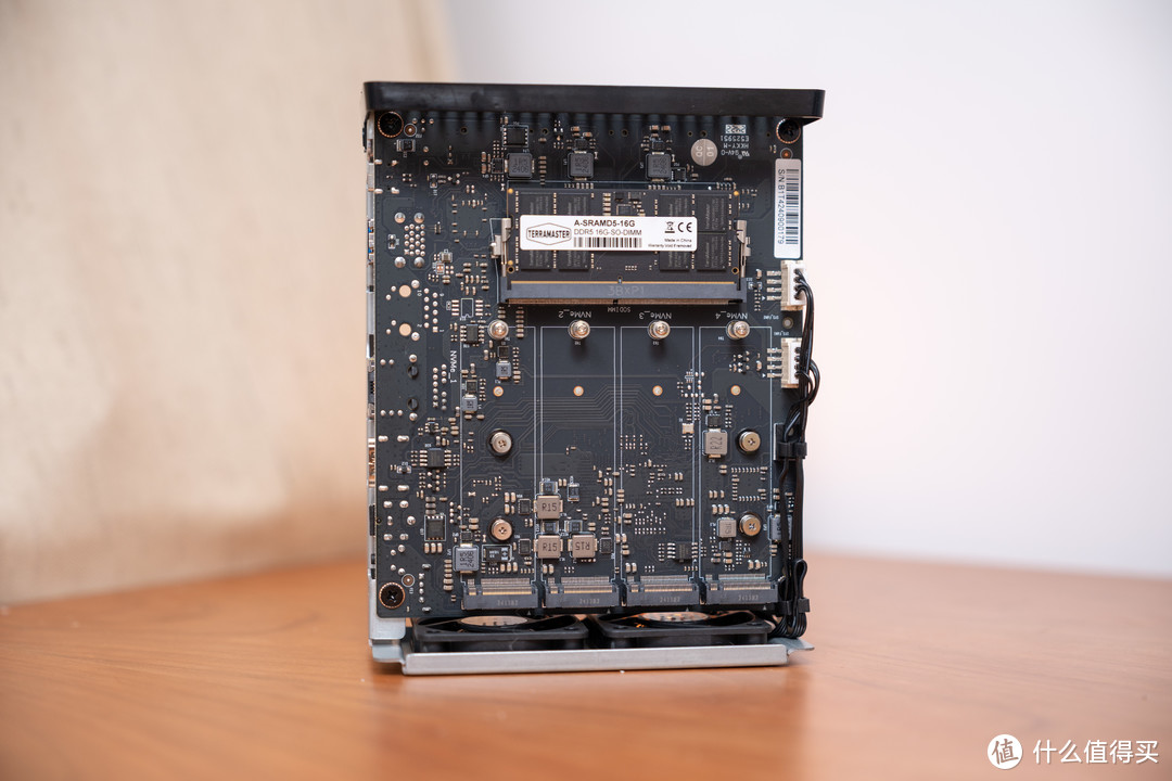 全闪NAS到底有什么用?是不是伪需求?铁威马八盘位全闪NAS F8 Plus解析 全闪NAS到底有什么用?是不是伪需求?铁威马八盘位全闪NAS F8 Plus解析