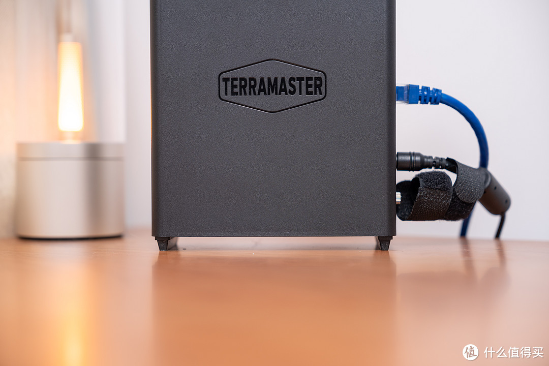 全闪NAS到底有什么用?是不是伪需求?铁威马八盘位全闪NAS F8 Plus解析 全闪NAS到底有什么用?是不是伪需求?铁威马八盘位全闪NAS F8 Plus解析