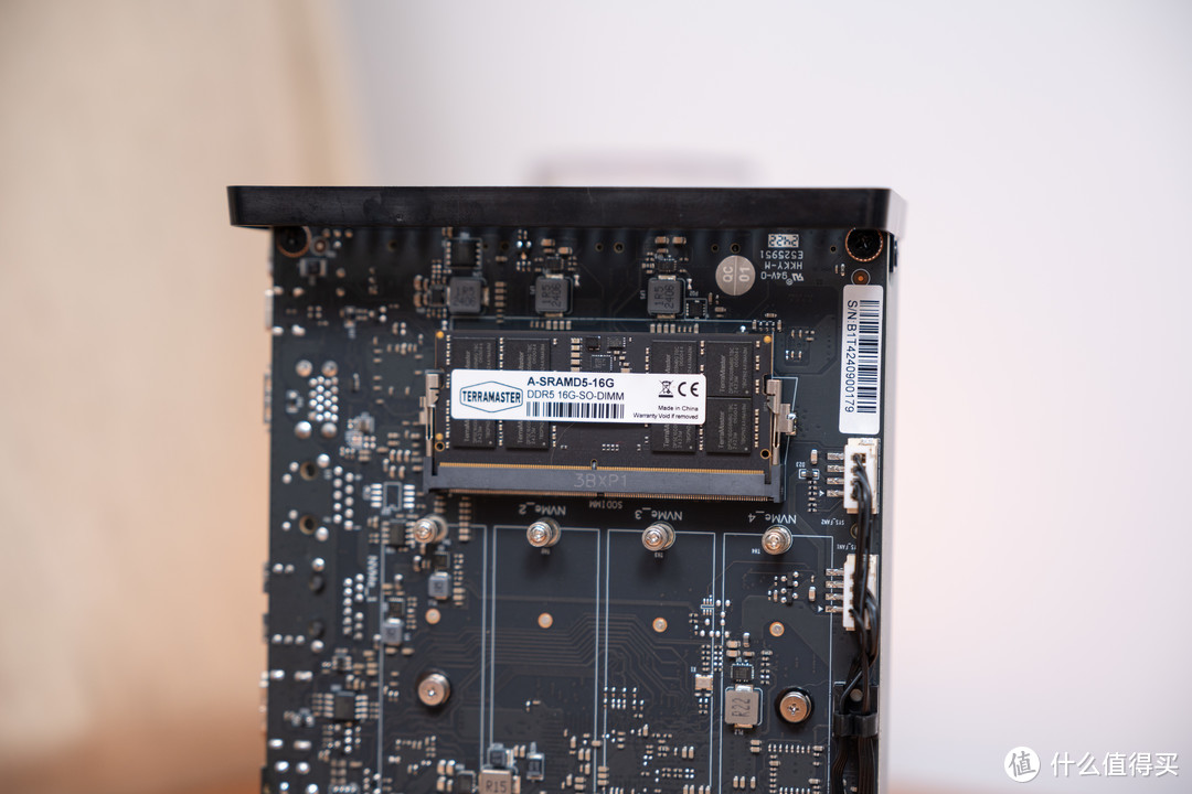 全闪NAS到底有什么用?是不是伪需求?铁威马八盘位全闪NAS F8 Plus解析 全闪NAS到底有什么用?是不是伪需求?铁威马八盘位全闪NAS F8 Plus解析