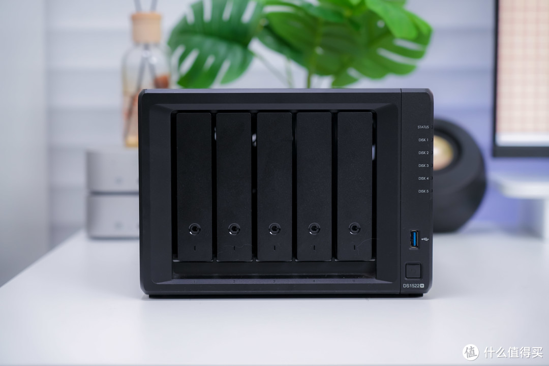 NAS深度选购丨哪怕神仙打架，也要清醒避坑，网盘、黑裙、成品机怎么选？