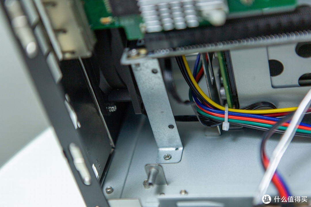 这些年折腾过的NAS第二十四期——来猜猜成本多少？J4125五网口三盘位ALL IN ONE改造！