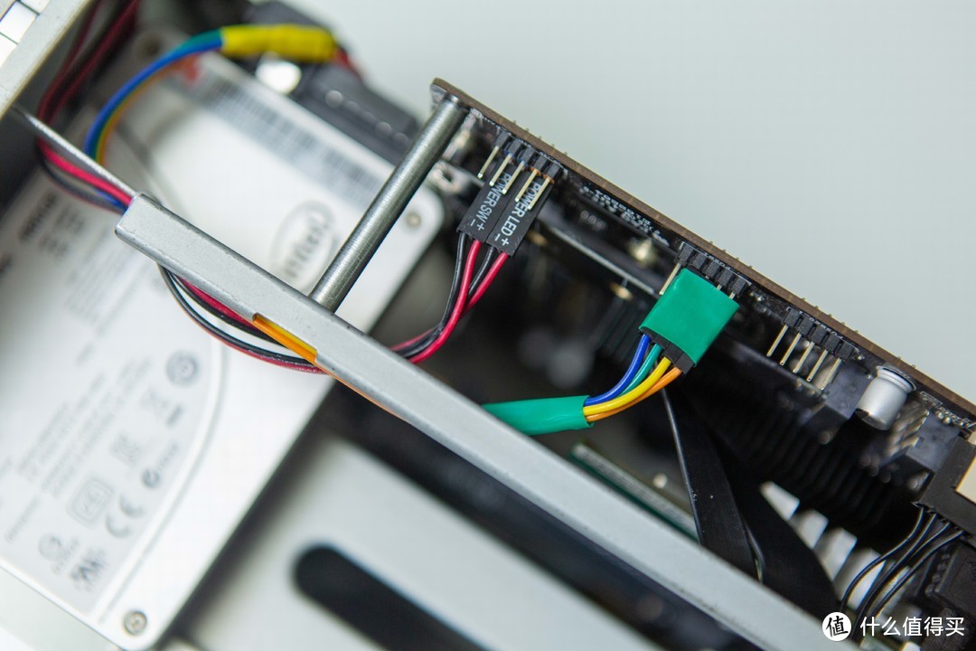 这些年折腾过的NAS第二十四期——来猜猜成本多少？J4125五网口三盘位ALL IN ONE改造！