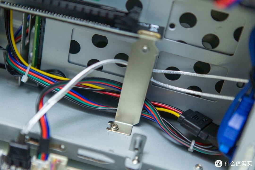 这些年折腾过的NAS第二十四期——来猜猜成本多少？J4125五网口三盘位ALL IN ONE改造！