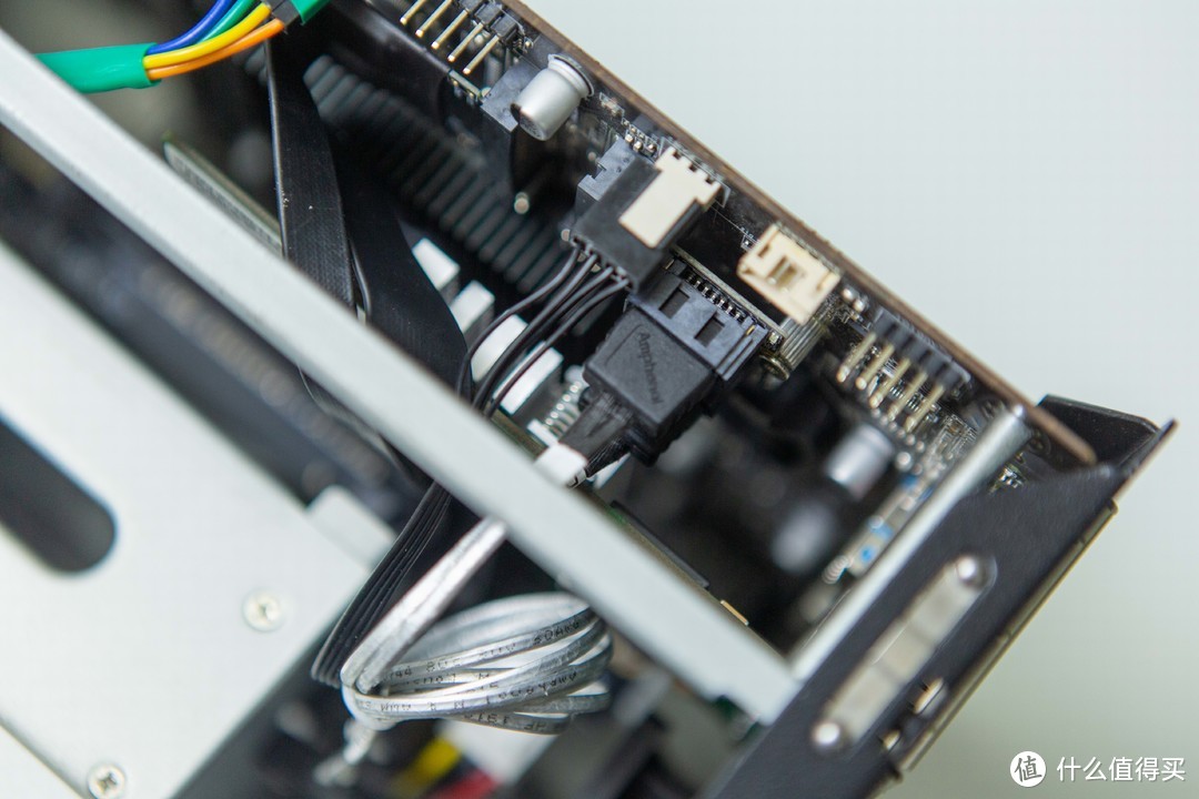 这些年折腾过的NAS第二十四期——来猜猜成本多少？J4125五网口三盘位ALL IN ONE改造！