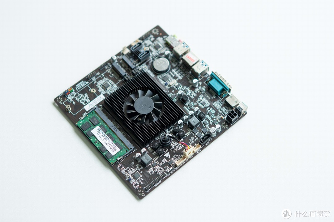 这些年折腾过的NAS第二十四期——来猜猜成本多少？J4125五网口三盘位ALL IN ONE改造！