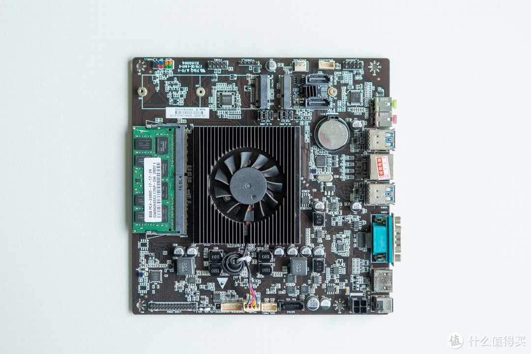 这些年折腾过的NAS第二十四期——来猜猜成本多少？J4125五网口三盘位ALL IN ONE改造！