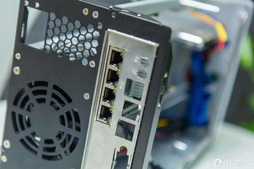 这些年折腾过的NAS第二十四期——来猜猜成本多少？J4125五网口三盘位ALL IN ONE改造！