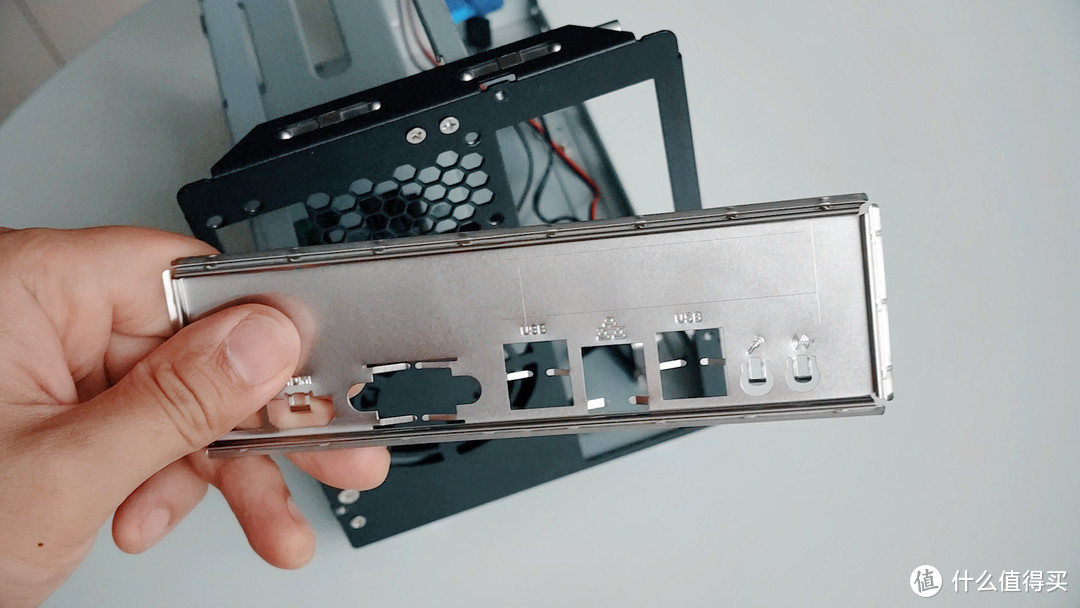 这些年折腾过的NAS第二十四期——来猜猜成本多少？J4125五网口三盘位ALL IN ONE改造！